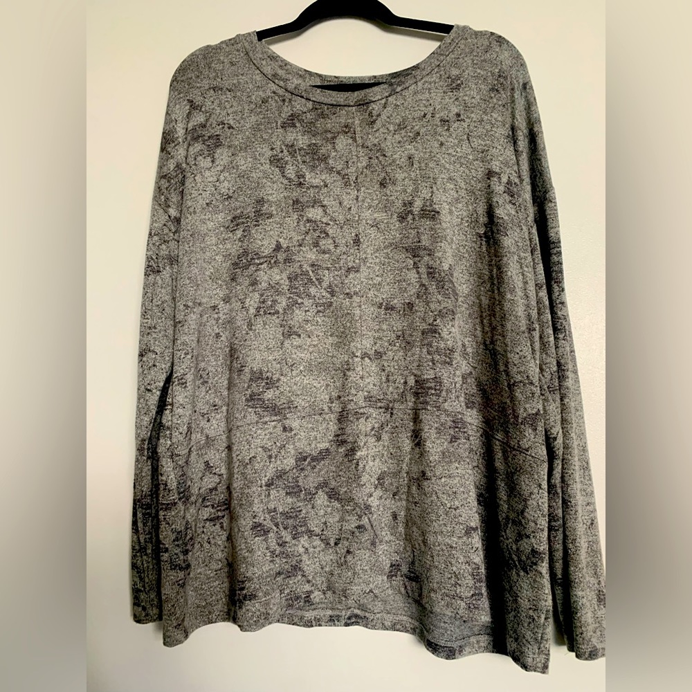Liz Claiborne Comfortable Top